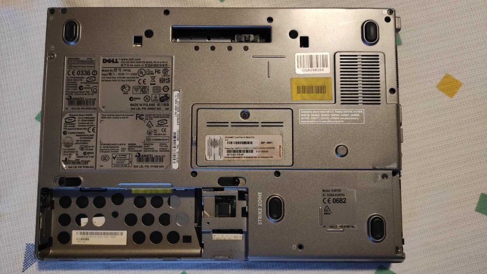 Dell Latitude D630 Kompletna obudowa, matryca itp. Stan bardzo dobry.