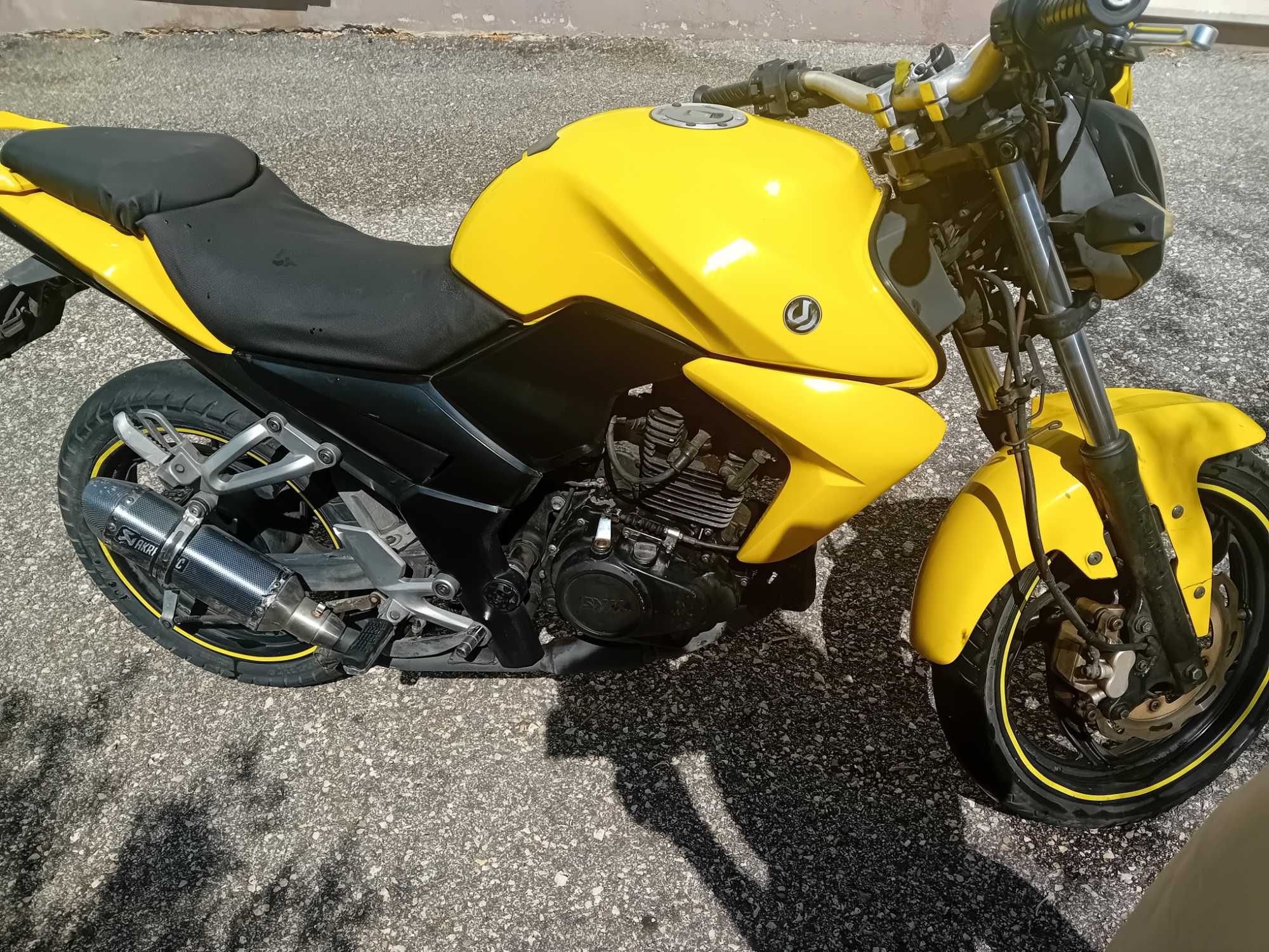 Sym wolf 125cc amarela