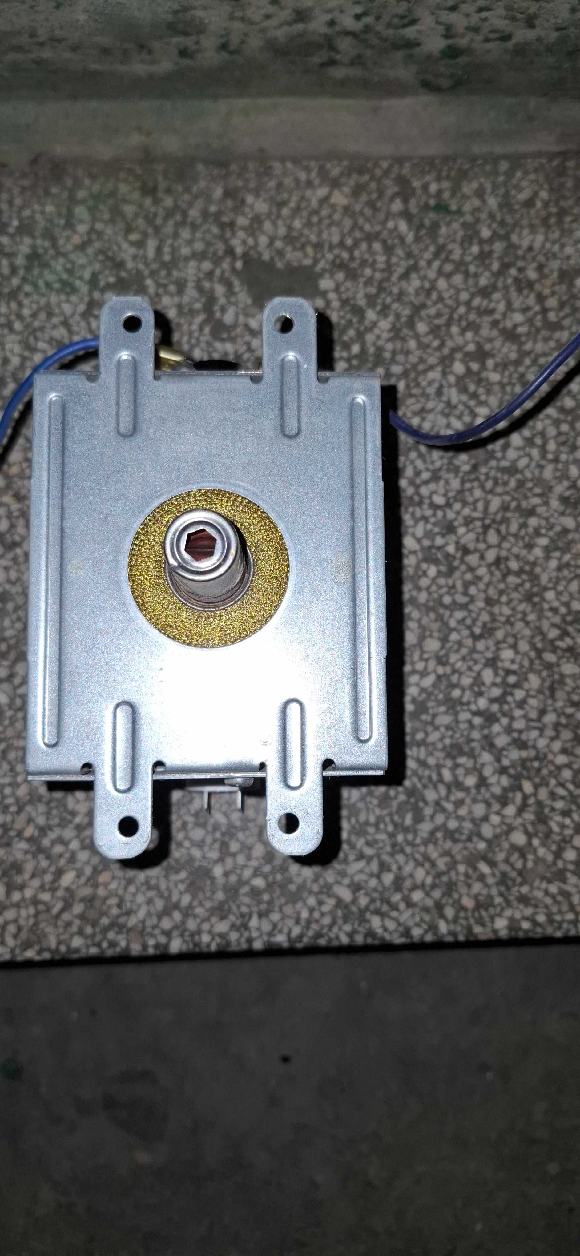 Magnetron do mikrofalówki typ 2M219K