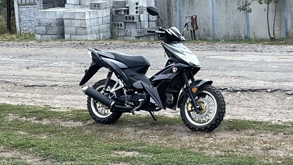 Продам скутер,мопед,мотоцикл Spark sp125c-4wq
