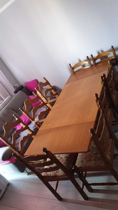 Stół drewniany rozkładany + 9 krzeseł (1 gratis)