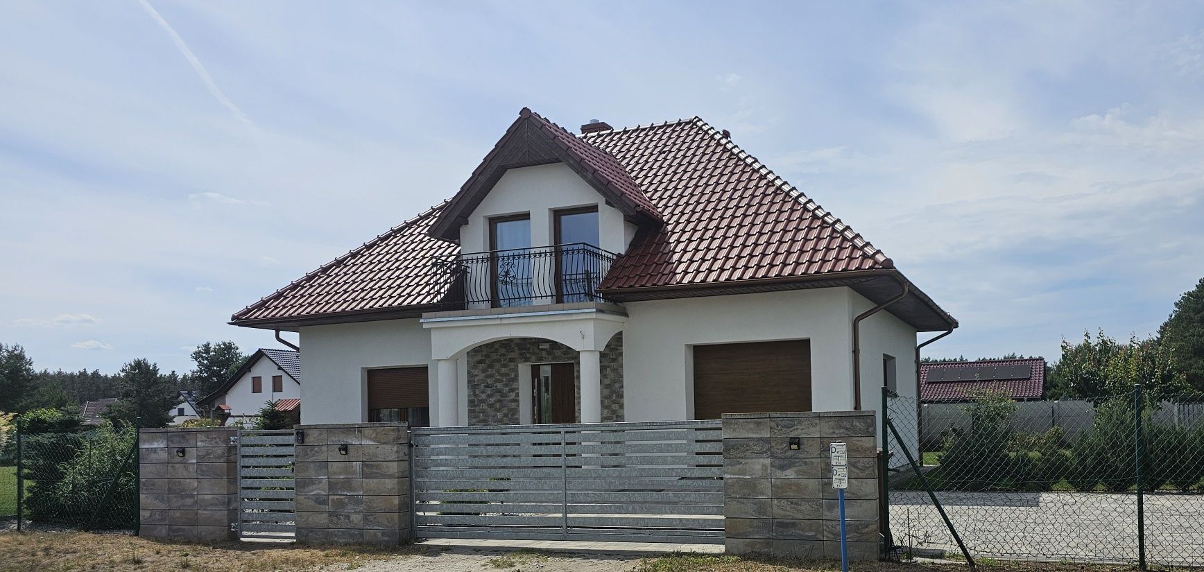 Energooszczędny jednorodziny dom blisko miasta