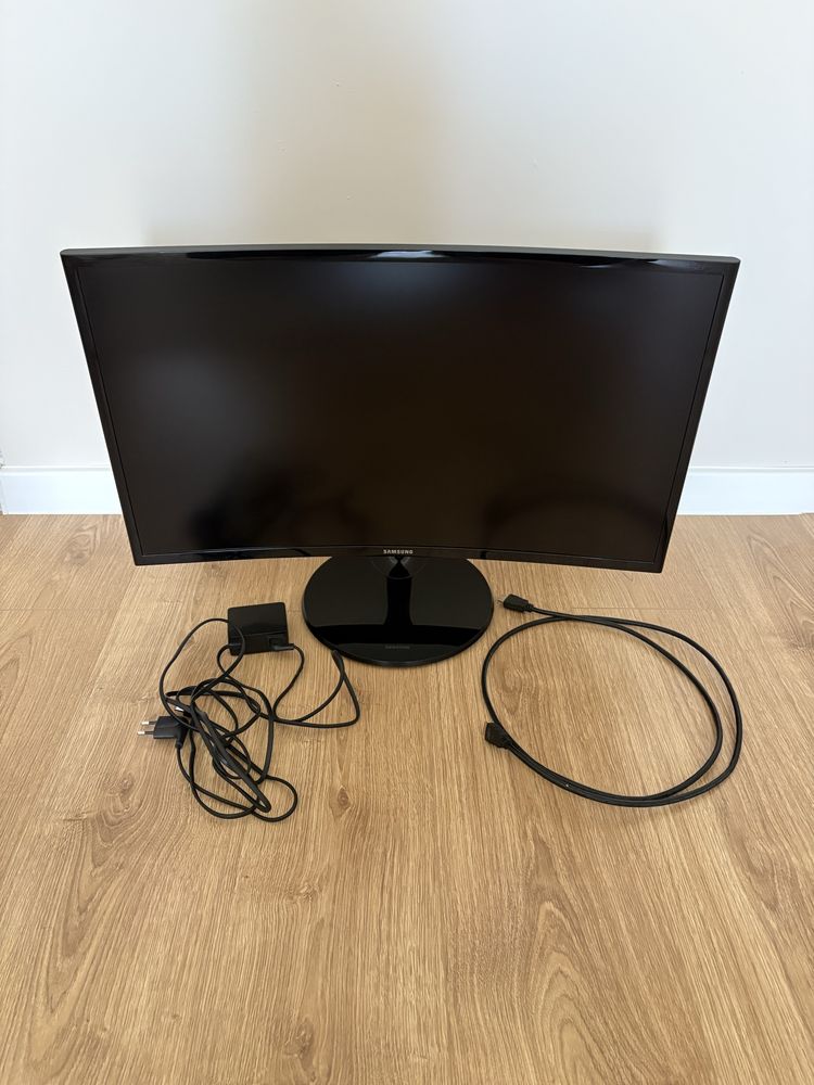 monitor Samsung C27F390FHU o przekątnej 27 cali z zakrzywionym ekranem