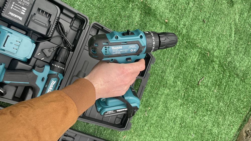 Шуруповёрт Makita   Комплект