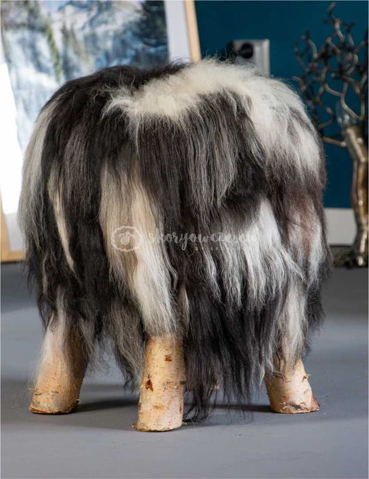 Krzesło z owczej skóry / biało-czarny 45x40 cm