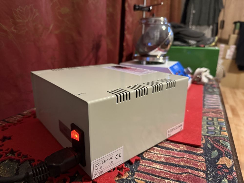 Generator srebra i złota razem z dodatakami .