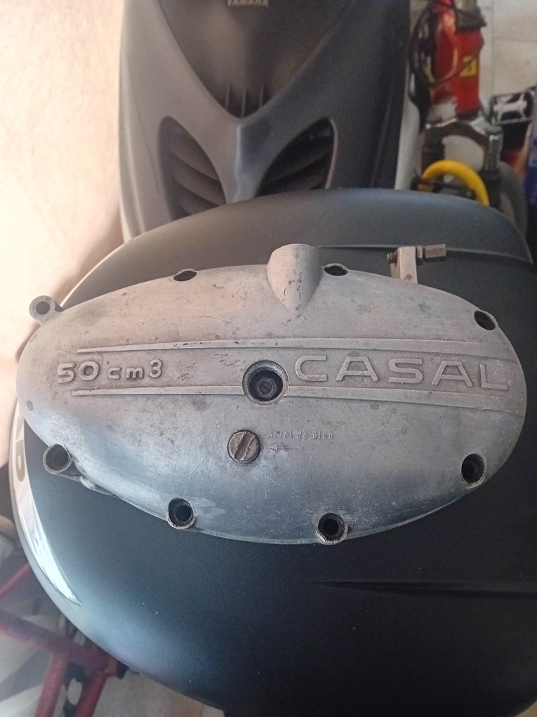 Tampa de motor de motorizada antiga Casal 50cc