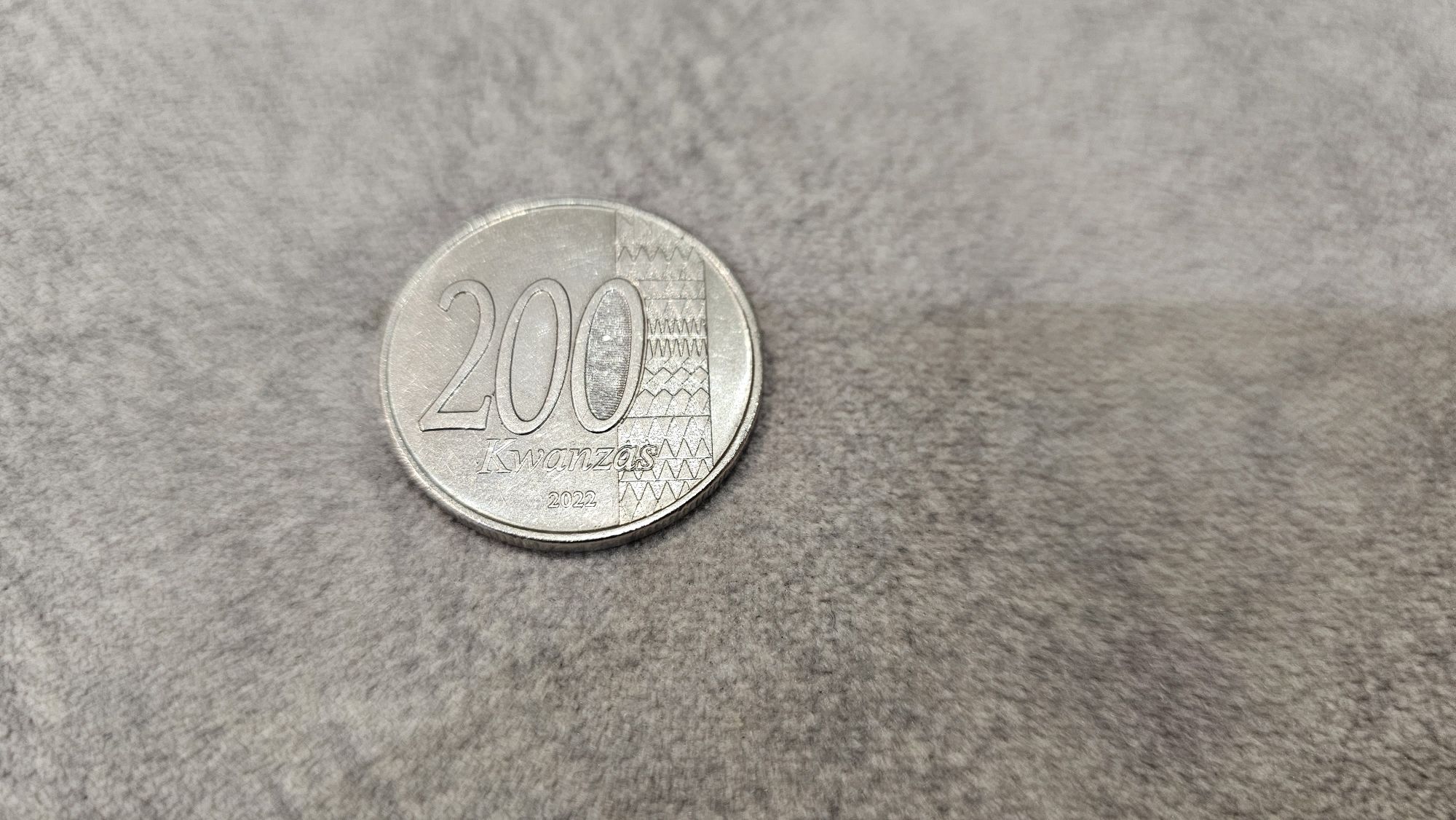 Монета 200 кванзі, Ангола