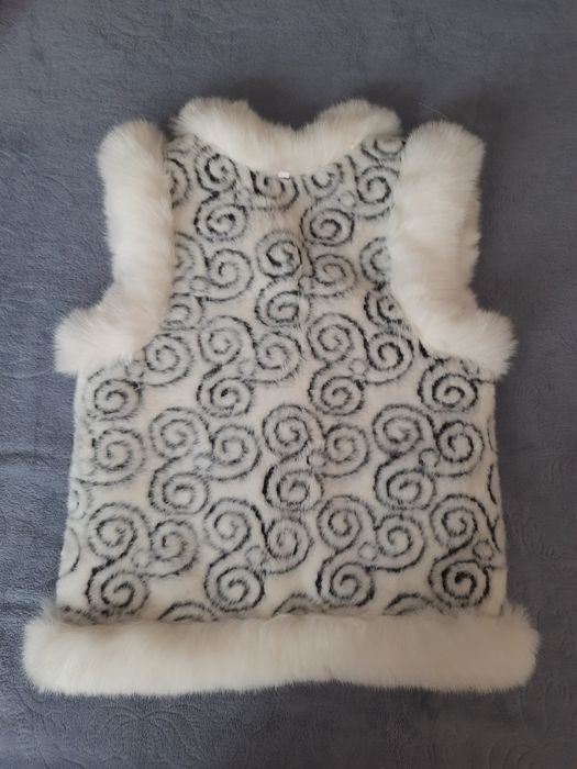 Жилет на овчині            
ширина -40 см.
Верх: