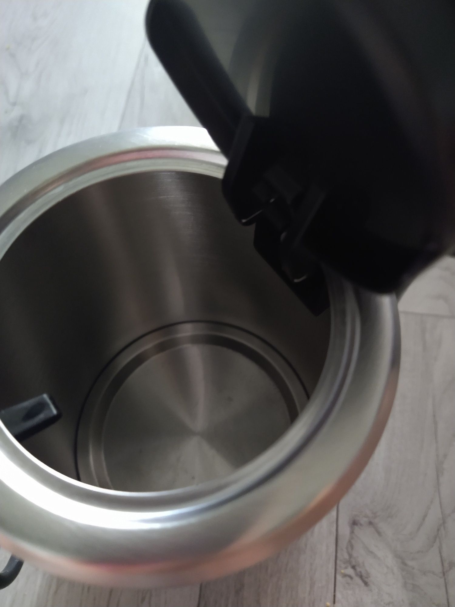 Czajnik elektryczny Russell Hobbs