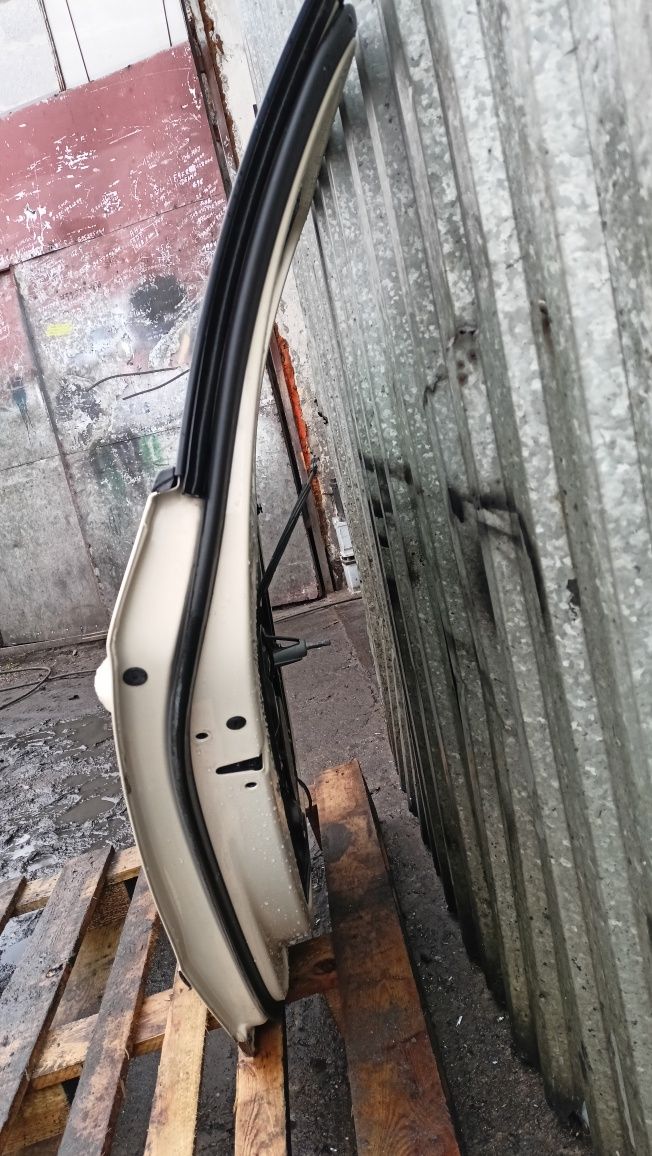 VW Passat B6 kombi drzwi tylne lewe