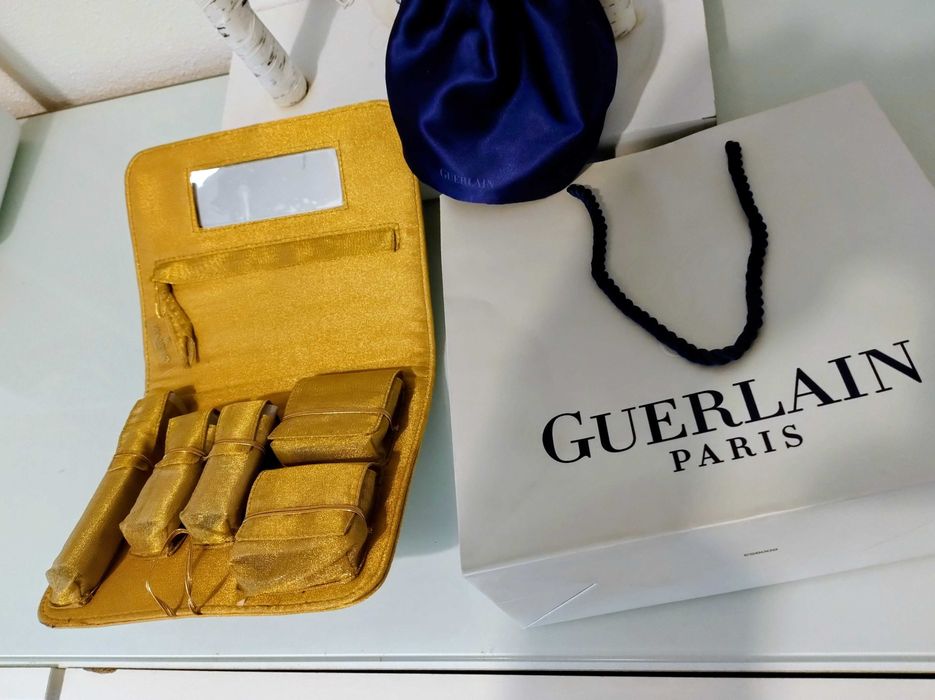 Guerlain, złota kosmetyczka, szafirowy,atłasowy woreczek, torba, nowe