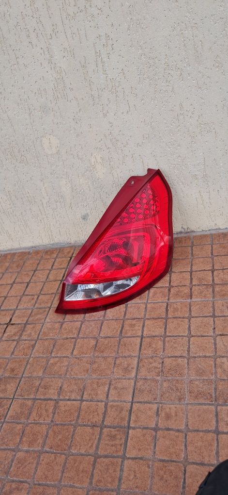 Ford Fiesta MK7 lampa prawa prawy tył tylna EU