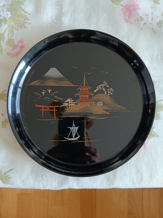 Prato chinês com 6 cálices