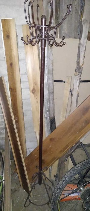 Wieszak stojący z PRL metalowy retro oldschool zabytek vintage brązowy