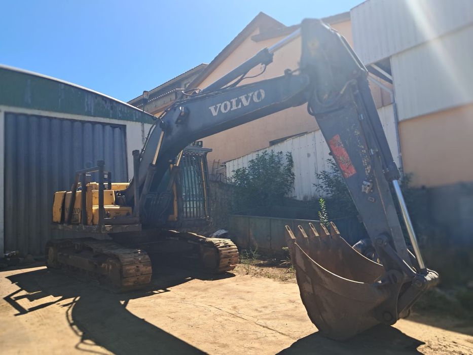 Escavadora VOLVO EC210