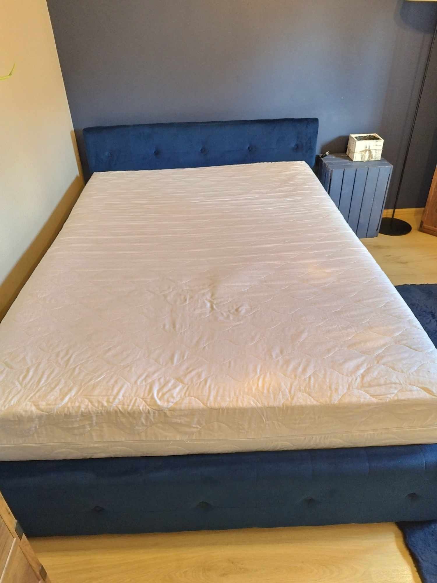 Łóżko plus materac 140x200