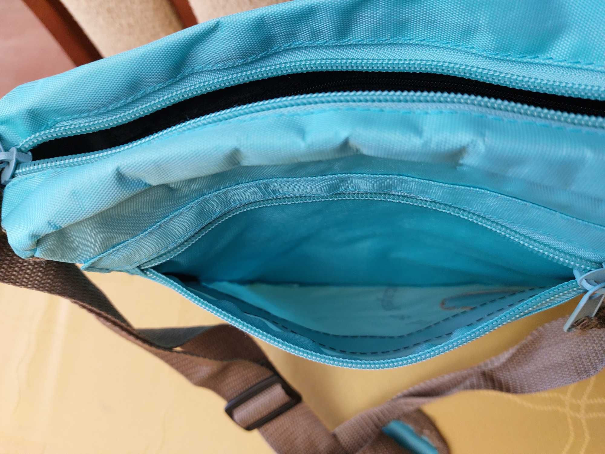 Plecak dla dzieci marka Daniel Ray niebieski, haftowane wzory