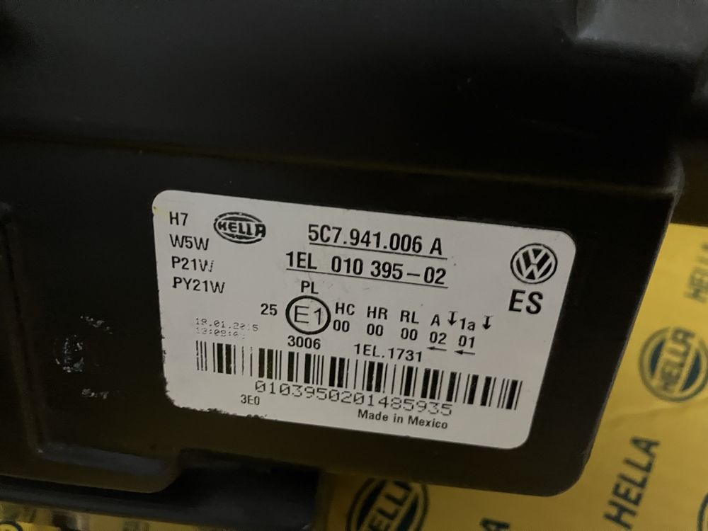 Lampa Przód Reflektor P/L VW Jett MK6 Hella