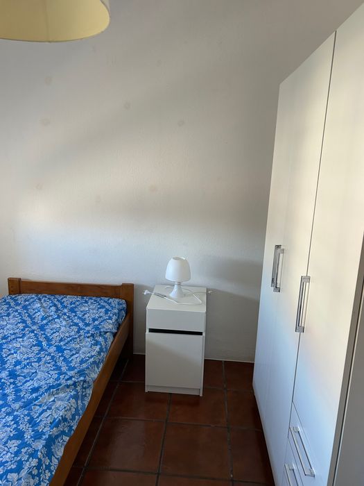Arrenda-se quarto