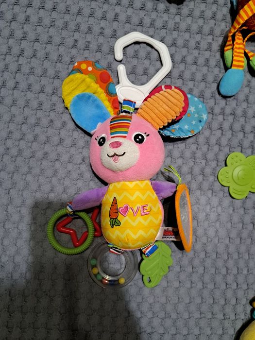 Іграшки на коляску від 70 грн