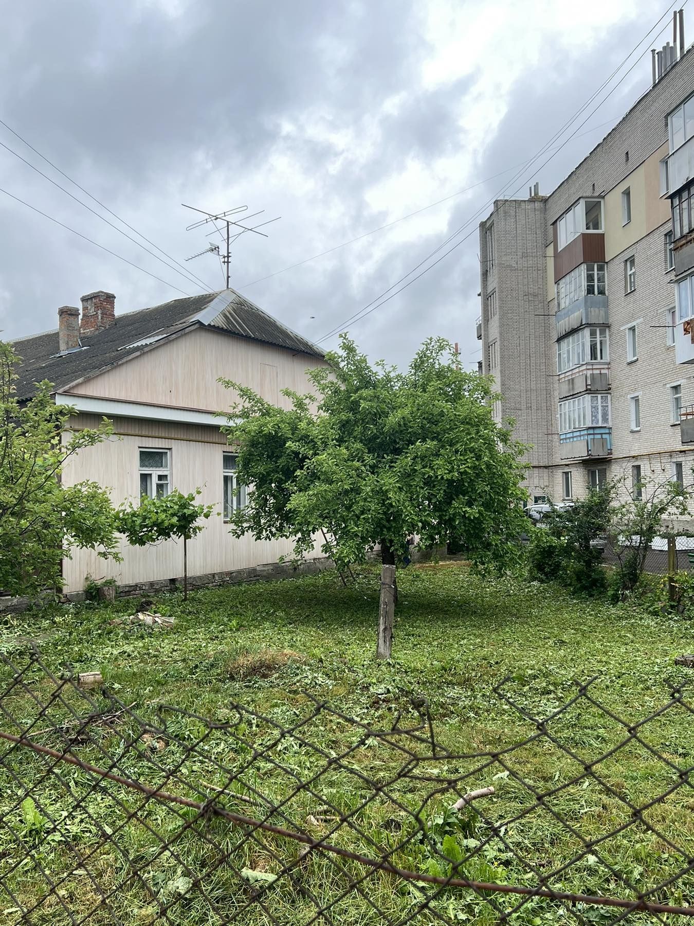 Продаж частини будинку на вулиці Карбашева