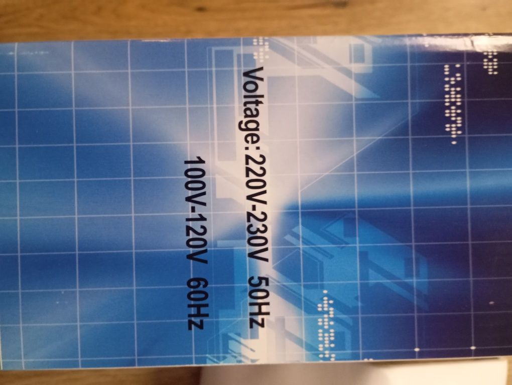 Pochłaniacz pyłu do paznokci