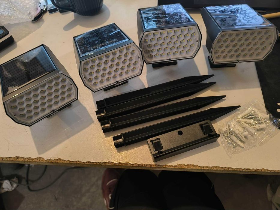 Oświetlenie ogrodowe, lampki solarne do ogrodu 36led, 4 sztuki