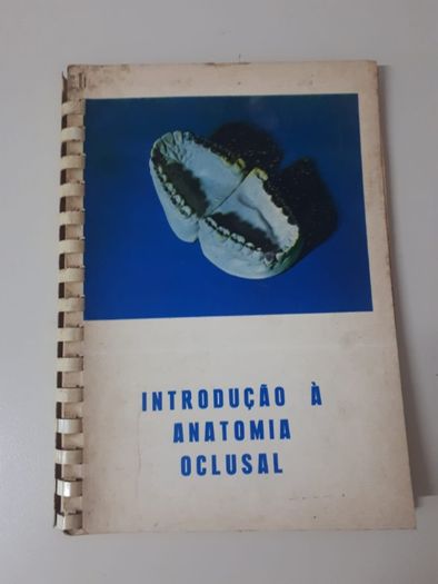 Vendo livros de medicina dentária