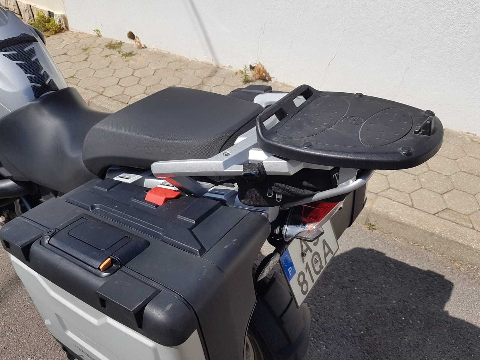 Vendo BMW 1200 GS em muito bom estado. Primeiro proprietário.