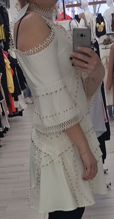 Prześliczna biala sukienka