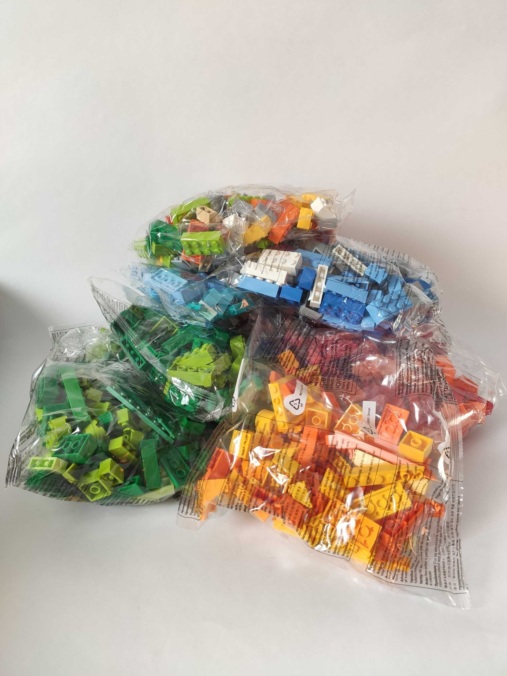 Оригінальні запаковані деталі LEGO