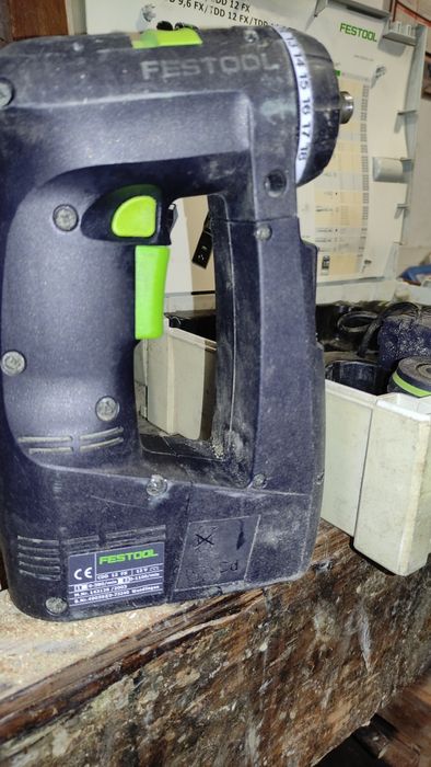 Conjunto Aparafusadora de Bateria Festool em Caixa com Acessórios