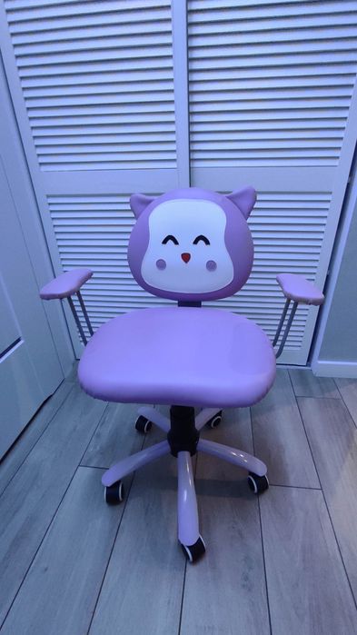 Fotel dziecięcy obrotowy, reguloway