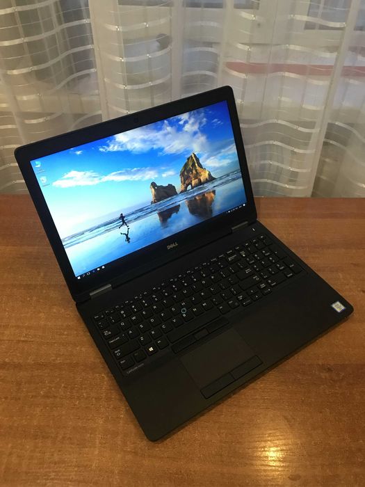 Ультрабук 15" FHD Dell Latitude E5570 (i7-6820HQ/16/256/R7M370)