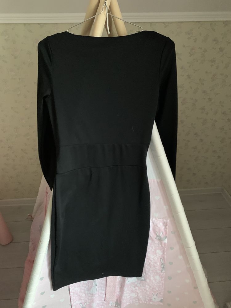 H&m розмір 38( с/м) чорне плаття
