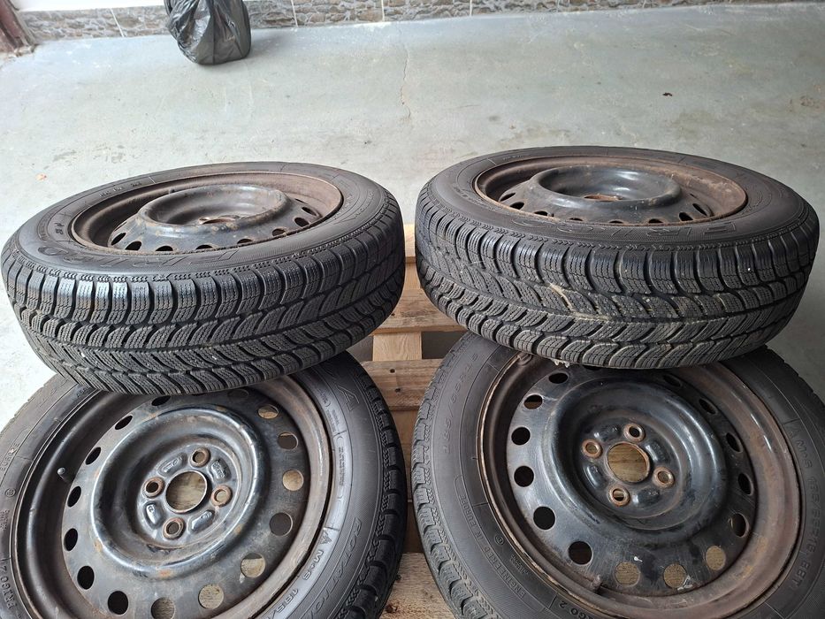 Koła 4x100 z zimowymi oponami 185/65R15