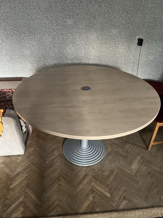 Офісний круглий стіл бу