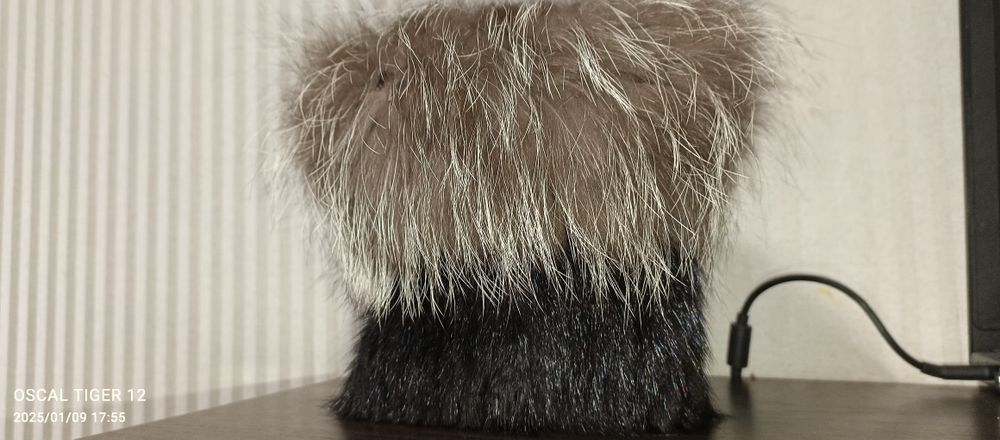 Шуба чорного кольору, торг умісний