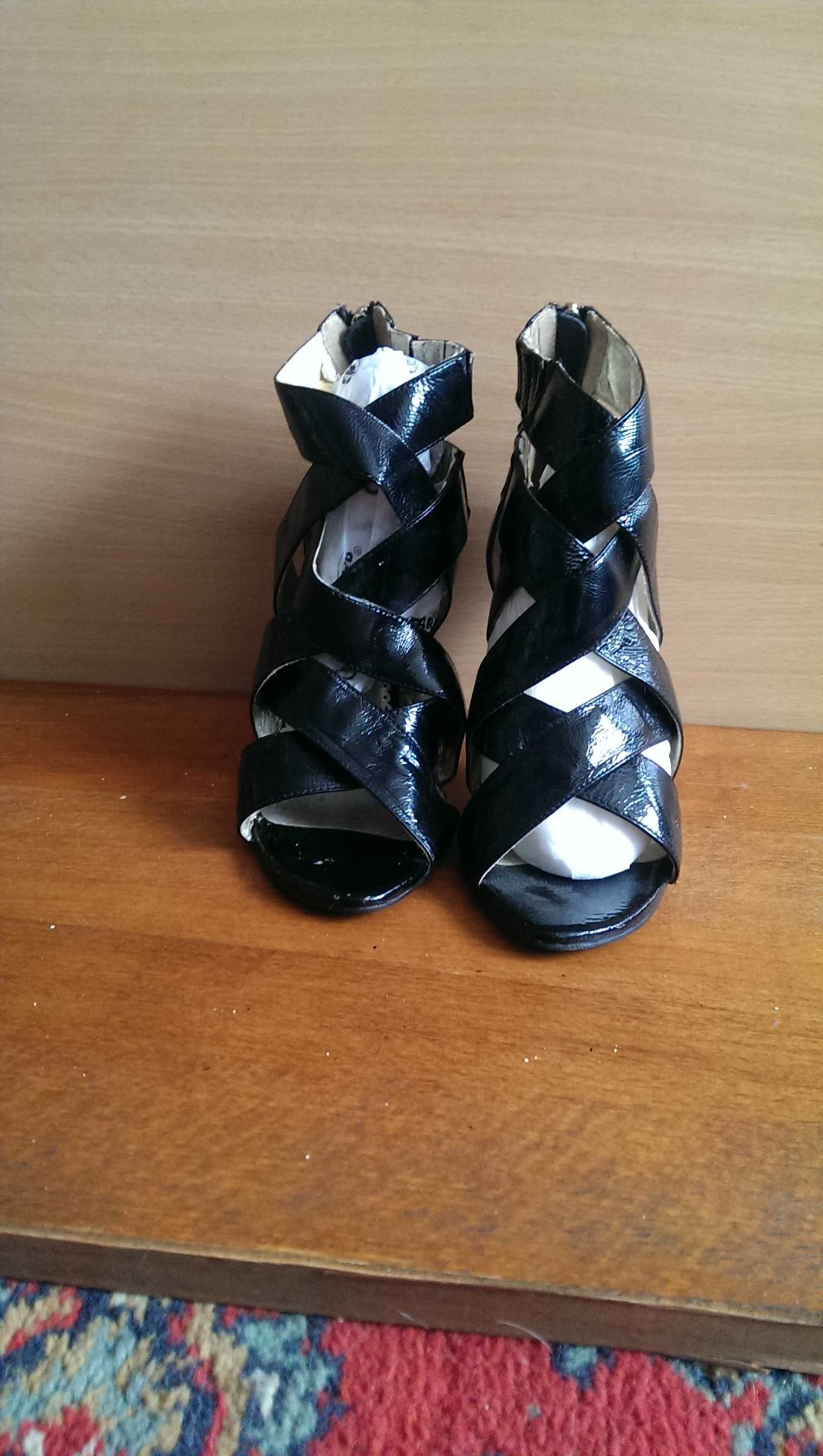 Женские стильные босоножки  на каблуку SANDNES 36размер