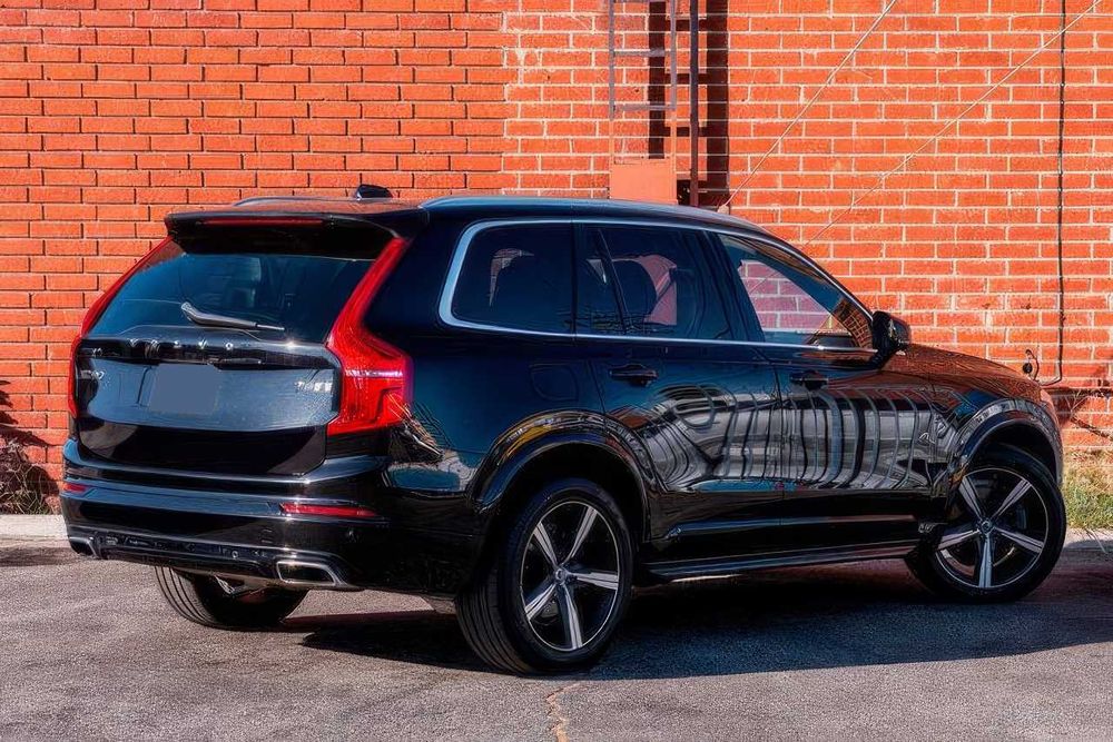 Volvo XC90 T6 R-Design      2018