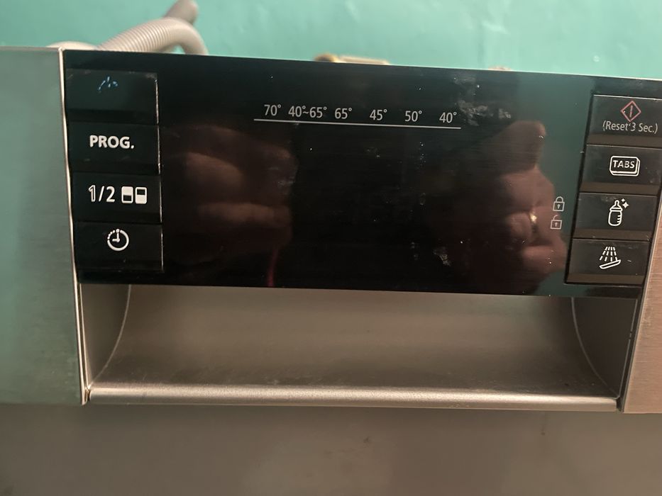 Посудомойка вмонтована Samsung DW-SG720T