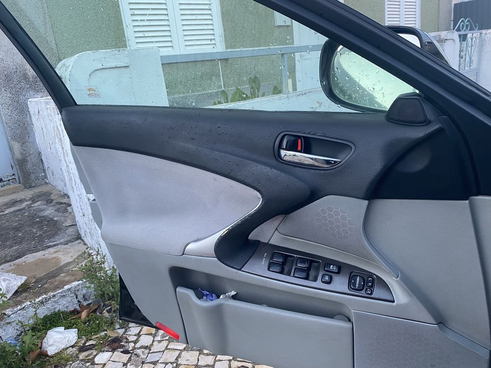 Lexus is220D 177cv