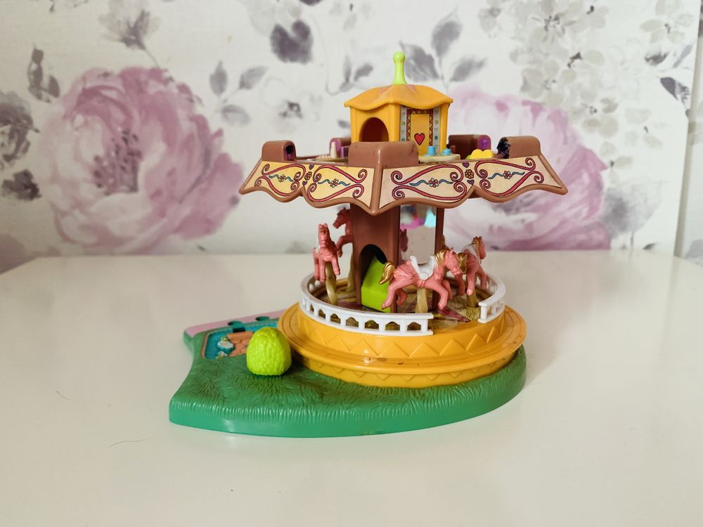 Polly Pocket Bluebird Polly's Magical Carousel