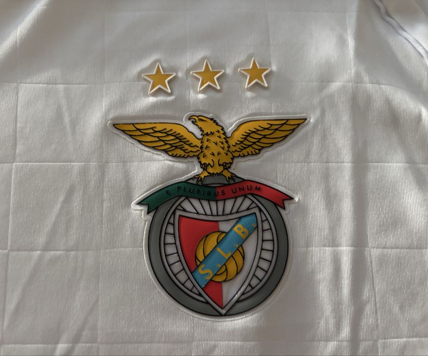 Camisola principal/alternativa do Benfica 25/26