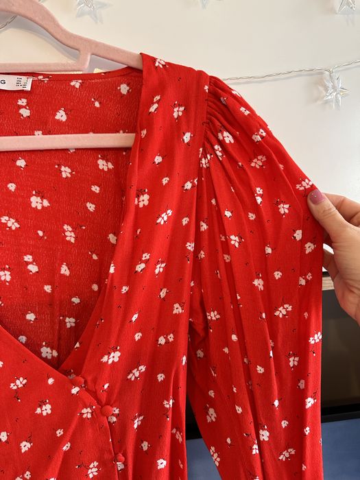 Bluzka w kwiatki powlekane guziczki