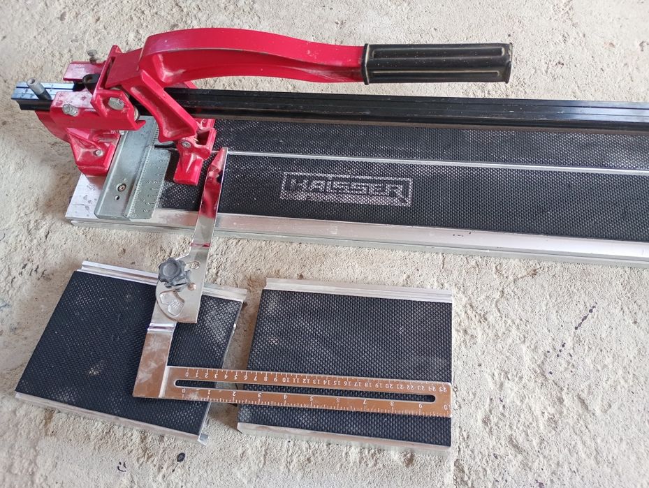 Плиткоріз Haisser 1200 ,новий різець, в чудовому стані