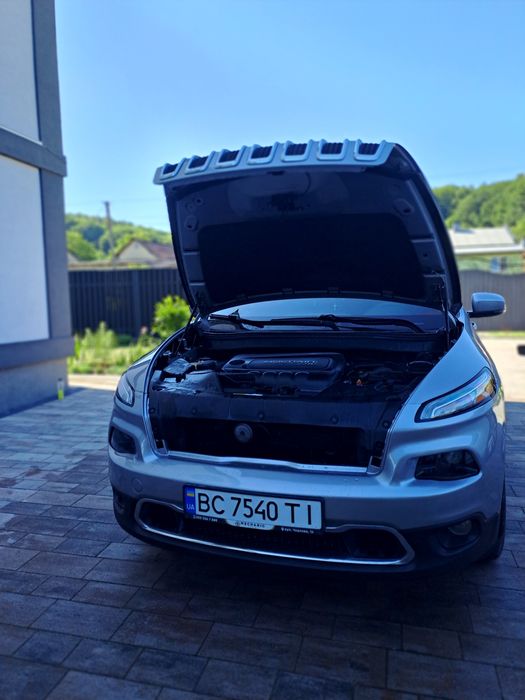 Продам джип черокі