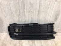 Бампер передний Решетка правая Skoda Kodiaq (2017-2021 г.) решітка