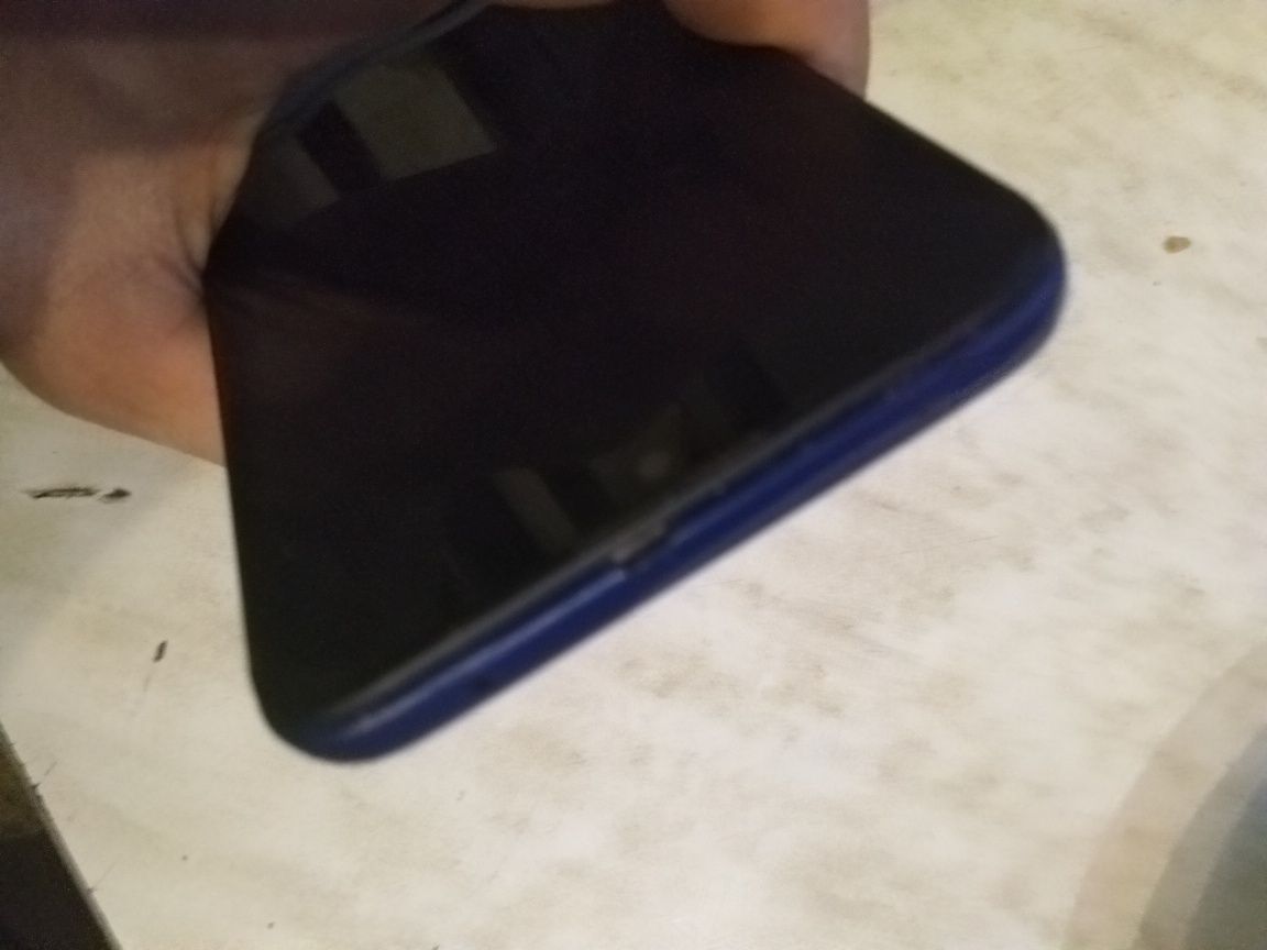 Xiaomi redmi 8 blue, 4/64. Під відновлення або запчастини.
